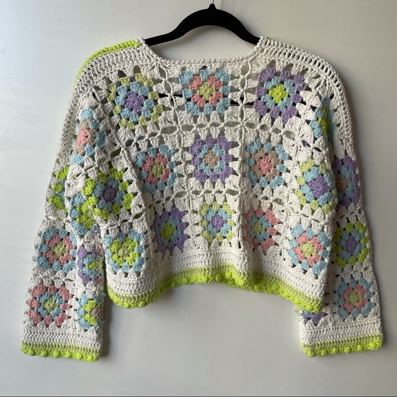 Alice + Olivia Anderson Boxy Cropped Crochet Cardigan Sweater Multi - Picture 4 of 9